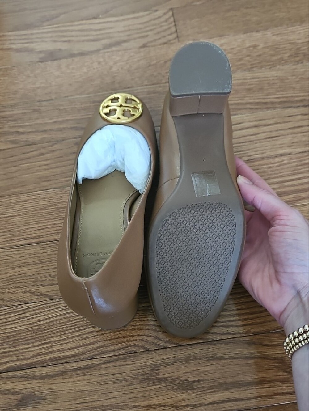 Tory Burch Tan Leather Round-Toe Pumps with Gold Logo Medallion - Picture 6 of 8
